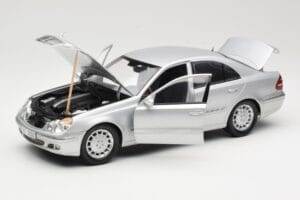 Mercedes E-Class W211 Sidabrinis Kyosho 1:18 B66962146 Metalas - nuotrauka 2 iš 8