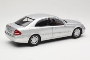 Mercedes E-Class W211 Sidabrinis Kyosho 1:18 B66962146 Metalas - nuotrauka 3 iš 8