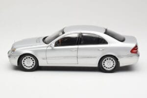 Mercedes E-Class W211 Sidabrinis Kyosho 1:18 B66962146 Metalas - nuotrauka 4 iš 8