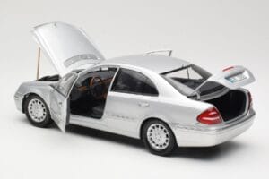 Mercedes E-Class W211 Sidabrinis Kyosho 1:18 B66962146 Metalas - nuotrauka 5 iš 8