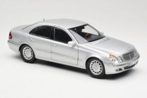 Mercedes E-Class W211 Sidabrinis Kyosho 1:18 B66962146 Metalas - nuotrauka 6 iš 8