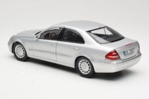 Mercedes E-Class W211 Sidabrinis Kyosho 1:18 B66962146 Metalas - nuotrauka 7 iš 8