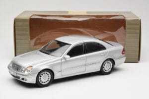 Mercedes E-Class W211 Sidabrinis Kyosho 1:18 B66962146 Metalas - nuotrauka 8 iš 8