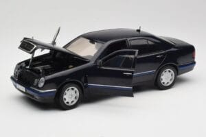 Mercedes E-Class W210 E320 Juodas Sun Star 1:18 1151 Metalas - nuotrauka 2 iš 8