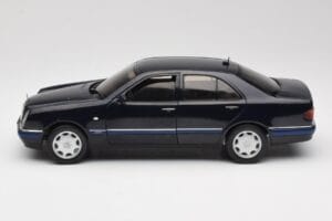 Mercedes E-Class W210 E320 Juodas Sun Star 1:18 1151 Metalas - nuotrauka 4 iš 8