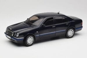 Mercedes E-Class W210 E320 Juodas Sun Star 1:18 1151 Metalas