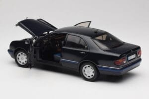 Mercedes E-Class W210 E320 Juodas Sun Star 1:18 1151 Metalas - nuotrauka 5 iš 8