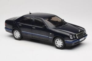 Mercedes E-Class W210 E320 Juodas Sun Star 1:18 1151 Metalas - nuotrauka 6 iš 8