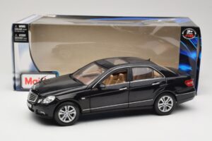 Mercedes E-Class W211 Juodas Maisto 1:18 31172 Metalas - nuotrauka 8 iš 8
