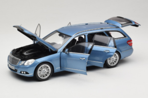Mercedes E-Class W212 Estate Indigolith Metallic Blue Minichamps 1:18 B66962449 Metalas - nuotrauka 2 iš 8