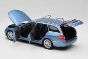 Mercedes E-Class W212 Estate Indigolith Metallic Blue Minichamps 1:18 B66962449 Metalas - nuotrauka 5 iš 8