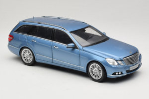 Mercedes E-Class W212 Estate Indigolith Metallic Blue Minichamps 1:18 B66962449 Metalas - nuotrauka 6 iš 8