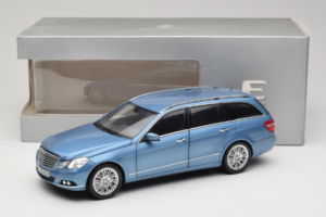 Mercedes E-Class W212 Estate Indigolith Metallic Blue Minichamps 1:18 B66962449 Metalas - nuotrauka 8 iš 8