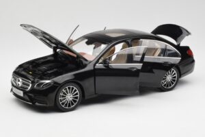 Mercedes E-Class W213 Obsidian Juodas iScale 1:18 B66960380 Metalas - nuotrauka 2 iš 8