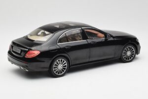 Mercedes E-Class W213 Obsidian Juodas iScale 1:18 B66960380 Metalas - nuotrauka 3 iš 8