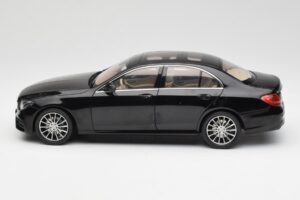 Mercedes E-Class W213 Obsidian Juodas iScale 1:18 B66960380 Metalas - nuotrauka 4 iš 8