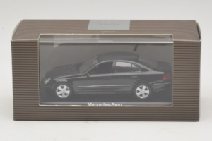 Mercedes E-Class W211 Juodas Minichamps 1:43 B66961950 Metalas - nuotrauka 4 iš 4