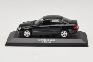 Mercedes E-Class W211 Juodas Minichamps 1:43 B66961950 Metalas