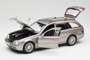 Mercedes E320 CDI W210 Universalas Cubanite Sidabrinis Kyosho 1:18 B66962188 Metalas - nuotrauka 2 iš 8