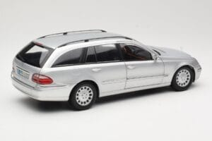 Mercedes E320 T-Modell S210 Elegance Sidabrinis Kyosho 1:18 B66962166 Metalas - nuotrauka 3 iš 8