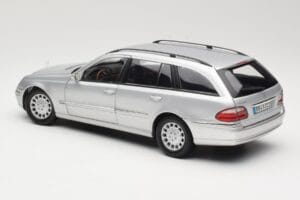 Mercedes E320 T-Modell S210 Elegance Sidabrinis Kyosho 1:18 B66962166 Metalas - nuotrauka 7 iš 8