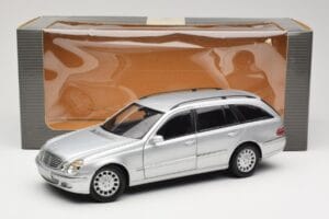 Mercedes E320 T-Modell S210 Elegance Sidabrinis Kyosho 1:18 B66962166 Metalas - nuotrauka 8 iš 8