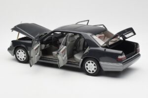 Mercedes E320 W124 Nautik Mėlynas Metallic Dealer Edition AUTOart 1:18 B66040508 Metalas - nuotrauka 5 iš 8