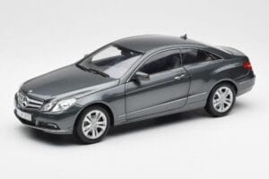 Mercedes E500 C207 Coupe Tenoric Pilkas Norev 1:18 183540 Metalas