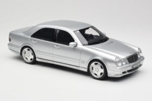 Mercedes E55 AMG W210 Brilliant Silver Otto 1:18 OT459 Derva - nuotrauka 4 iš 6