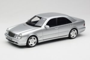 Mercedes E55 AMG W210 Brilliant Silver Otto 1:18 OT459 Derva