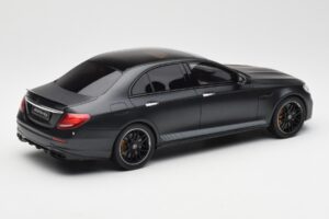 Mercedes AMG E63 S W213 Edition 1 Night Juodas GT Spirit 1:18 B66963111 Derva - nuotrauka 2 iš 6