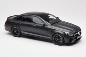 Mercedes AMG E63 S W213 Edition 1 Night Juodas GT Spirit 1:18 B66963111 Derva - nuotrauka 4 iš 6