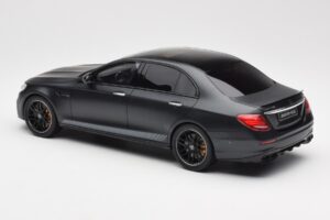 Mercedes AMG E63 S W213 Edition 1 Night Juodas GT Spirit 1:18 B66963111 Derva - nuotrauka 5 iš 6