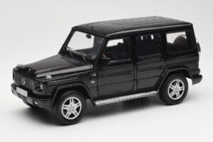 Mercedes G 500 W463 Juodas Dealer Edition AUTOart 1:18 B66962143 Metalas