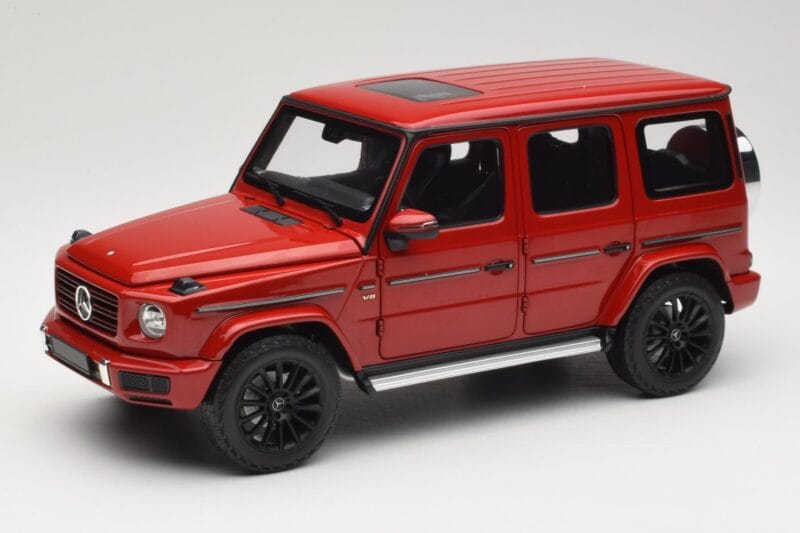 Mercedes G 500 W463 Raudonas Minichamps 1:18 110037101 Metalas