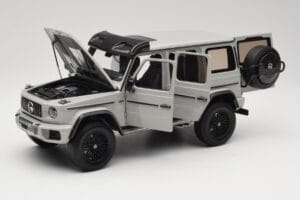 Mercedes G 63 AMG 4x4 Squared Arabian Grey Almost Real 1:18 820829 Metalas - nuotrauka 2 iš 8