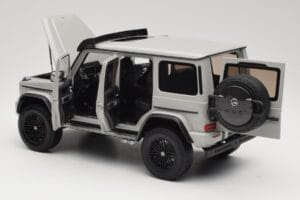 Mercedes G 63 AMG 4x4 Squared Arabian Grey Almost Real 1:18 820829 Metalas - nuotrauka 5 iš 8
