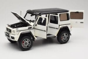 Mercedes G 63 AMG 4x4 Squared Polar White Almost Real 1:18 820203 Metalas - nuotrauka 2 iš 8