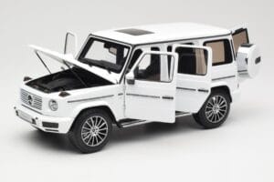 Mercedes G-Class G 500 W463A Diamond White Metallic Minichamps 1:18 113037111 Metalas - nuotrauka 2 iš 8