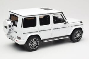 Mercedes G-Class G 500 W463A Diamond White Metallic Minichamps 1:18 113037111 Metalas - nuotrauka 3 iš 8