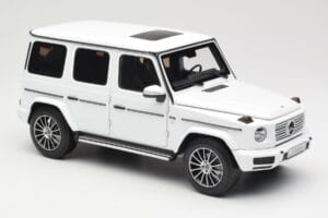 Mercedes G-Class G 500 W463A Diamond White Metallic Minichamps 1:18 113037111 Metalas - nuotrauka 6 iš 8