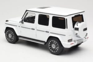 Mercedes G-Class G 500 W463A Diamond White Metallic Minichamps 1:18 113037111 Metalas - nuotrauka 7 iš 8