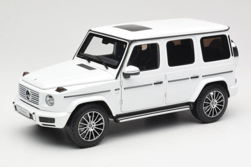Mercedes G-Class G 500 W463A Diamond White Metallic Minichamps 1:18 113037111 Metalas