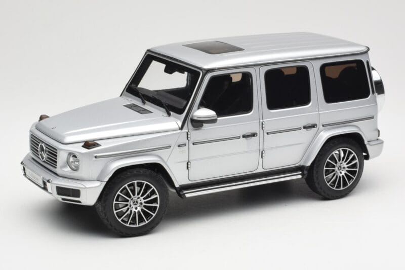 Mercedes G-Class G 500 W463A Iridium Silver Metallic Minichamps 1:18 113037112 Metalas