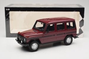 Mercedes G-Class W460 LWB Tamsiai Raudonas Minichamps 1:18 155038102 Metalas - nuotrauka 6 iš 6