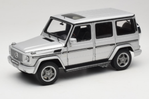 Mercedes G55 AMG W463 Sidabrinis AUTOart 1:18 76247 Metalas