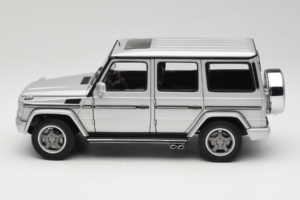 Mercedes G55 AMG W463 Sidabrinis AUTOart 1:18 76247 Metalas - nuotrauka 4 iš 8