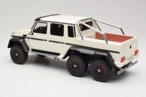Mercedes AMG G63 6x6 W463 Baltas GT Spirit 1:18 GT100 Derva - nuotrauka 5 iš 6