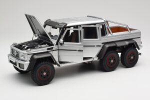 Mercedes AMG G63 W463 6x6 Iridium Sidabrinis AUTOart 1:18 76301 Kompozitas - nuotrauka 2 iš 8