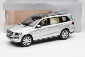 Mercedes GL-Class X166 Iridium Sidabrinis Metallic Norev 1:18 B66960097 Metalas - nuotrauka 8 iš 8